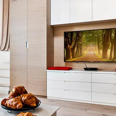 Sunlight Properties - Jasmin - Central 1 Bed, Just Off Place Massena *